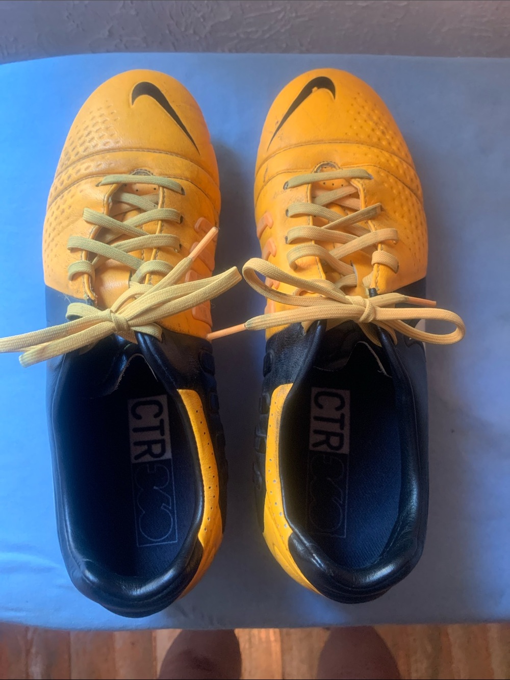 Nike CTR men’s Yellow and Black Soccer Shoes